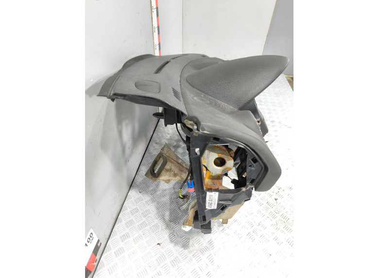 Панель передняя салона (торпедо) к Peugeot 308, 2010г.