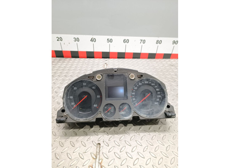 Щиток приборов (приборная панель) к Volkswagen Passat, 2007г.