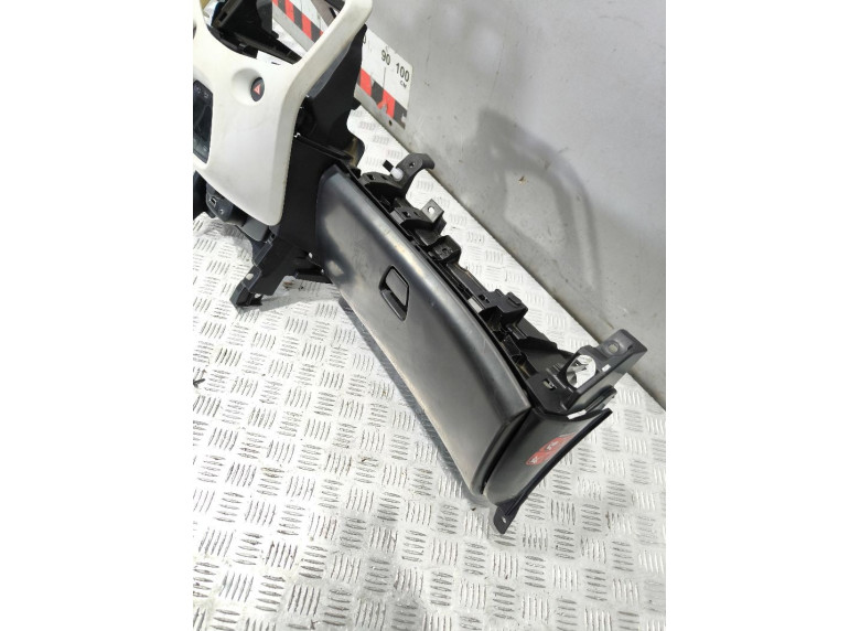 Накладка декоративная на торпедо к Citroen C1, 2014г.