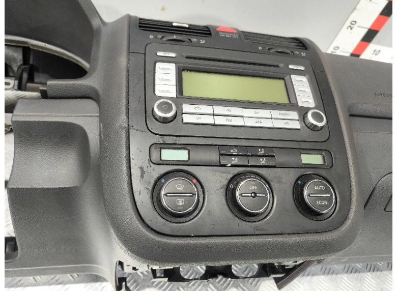 Панель передняя салона (торпедо) к Volkswagen Golf, 2005г.