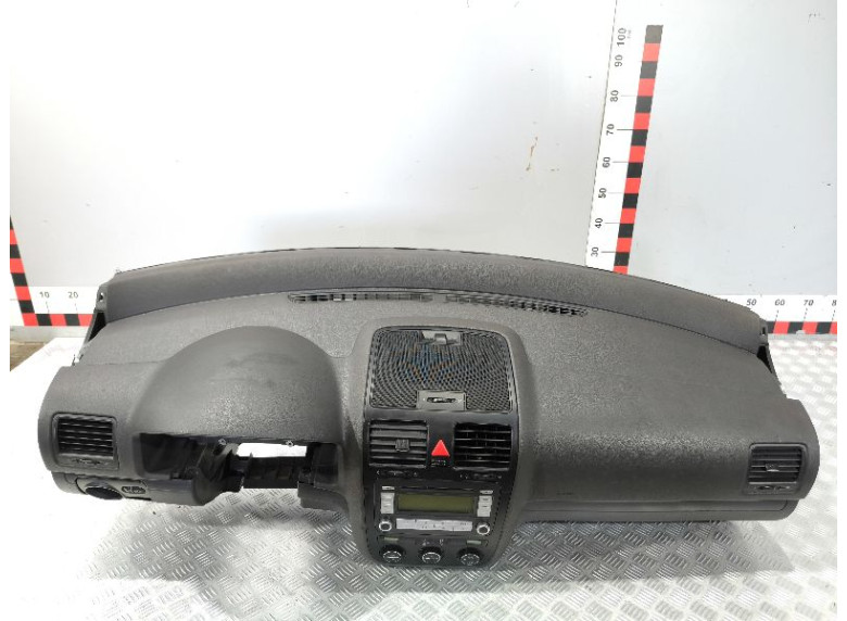 Панель передняя салона (торпедо) к Volkswagen Golf, 2005г.