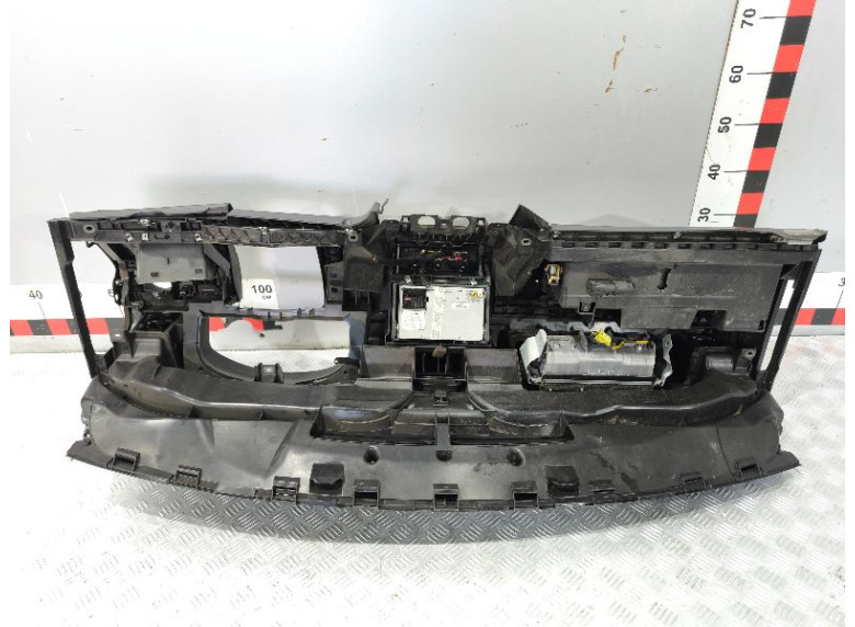 Панель передняя салона (торпедо) к Volkswagen Golf, 2005г.