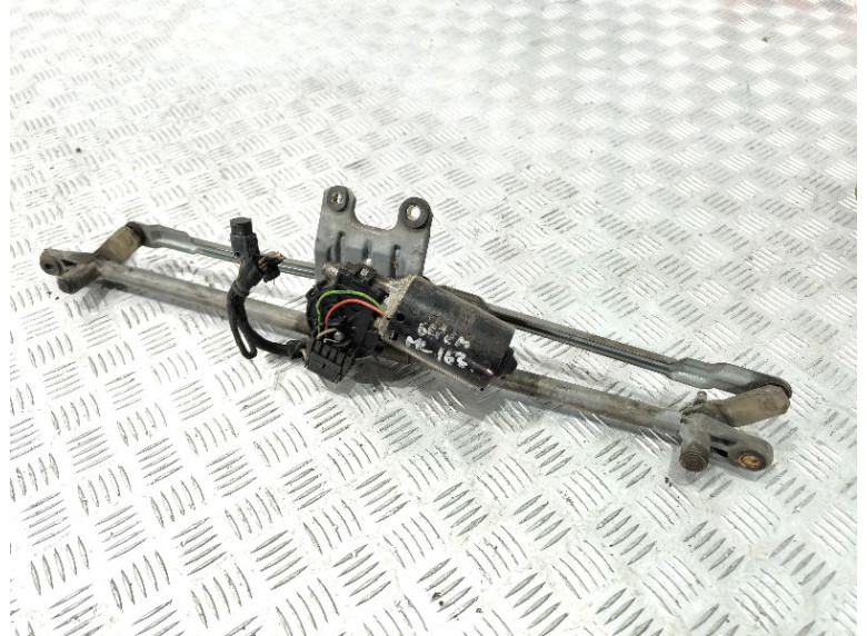 Механизм стеклоочистителя (трапеция дворников) к Mercedes ML W163, 2001г.