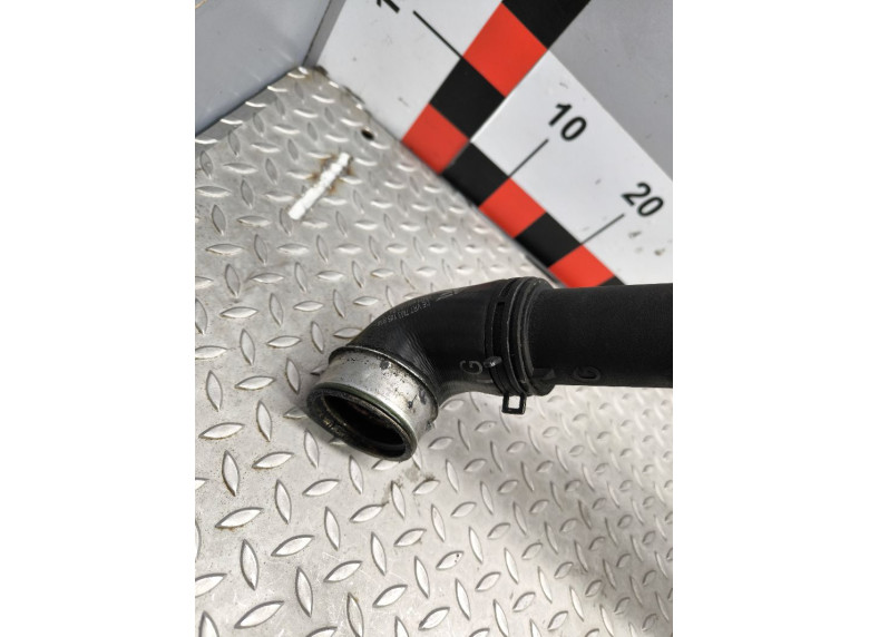 Патрубок интеркулера к Volkswagen Sharan, 2001г.