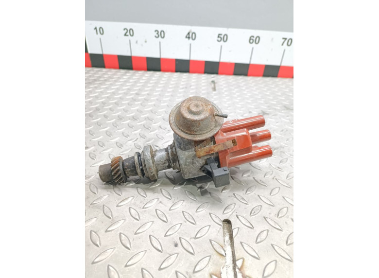 Распределитель зажигания (трамблёр) к Volkswagen Golf, 1986г.