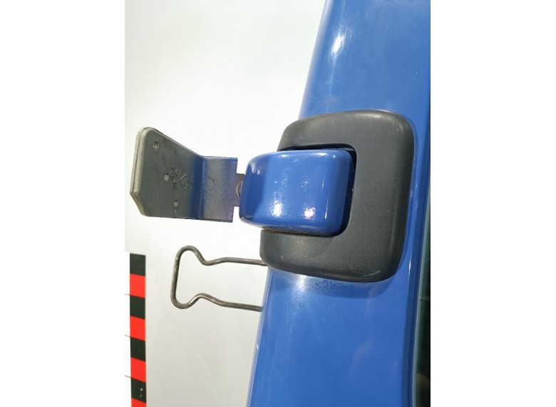 Петля двери задней левой к Renault Master