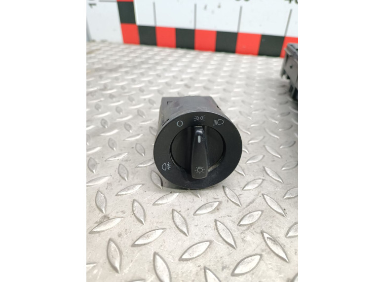 Переключатель света к Volkswagen Passat, 2002г.