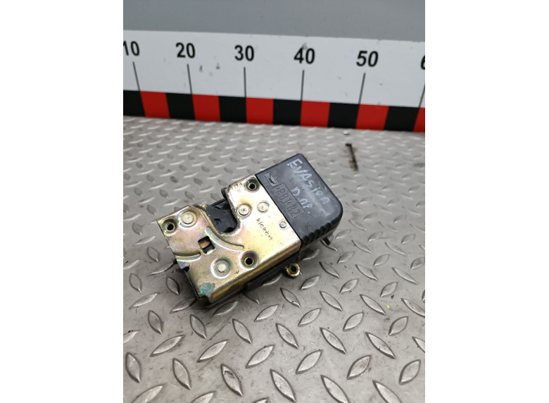 Замок двери передней правой к Citroen Evasion, 1998г.