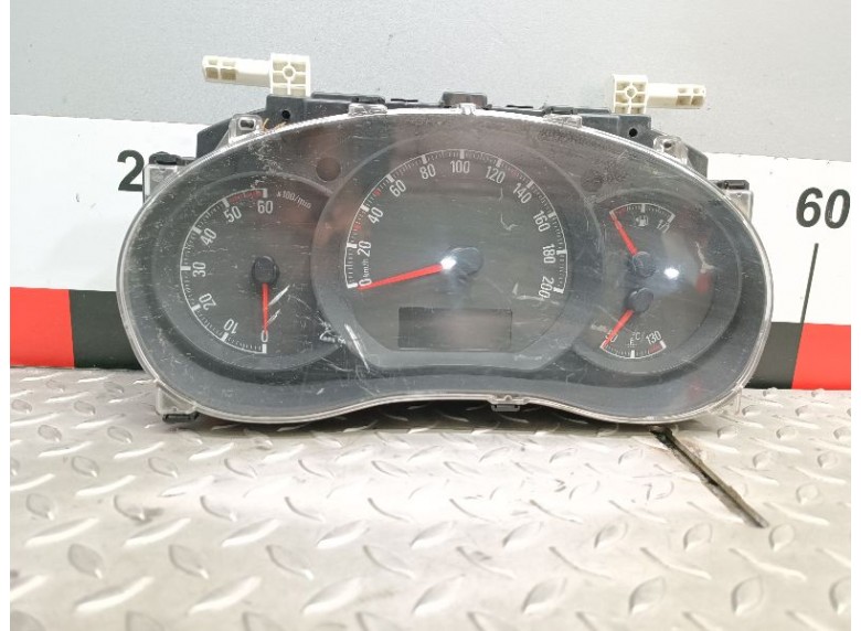 Щиток приборов (приборная панель) к Renault Master