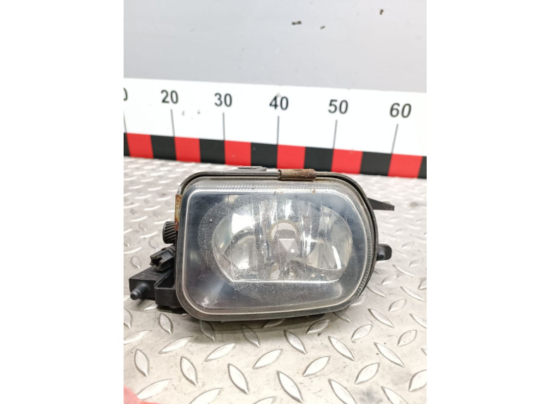 Фара противотуманная правая к Mercedes C W203, 2005г.