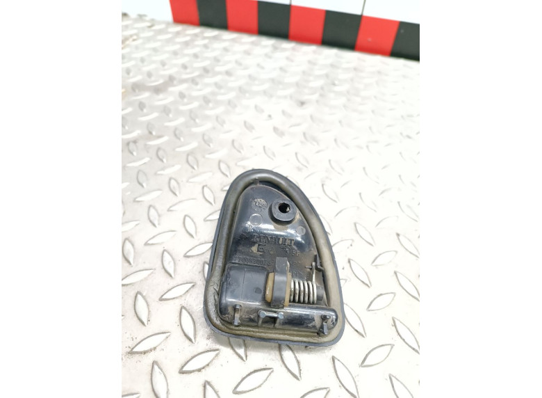 Ручка внутренняя передняя левая к Renault Mascott, 2003г.