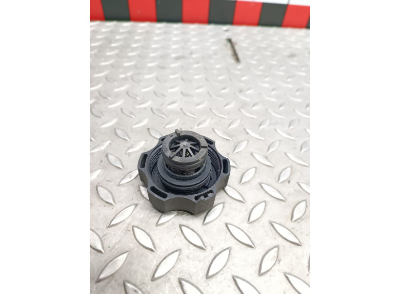 Пробка расширительного бачка к Opel Astra, 2011г.