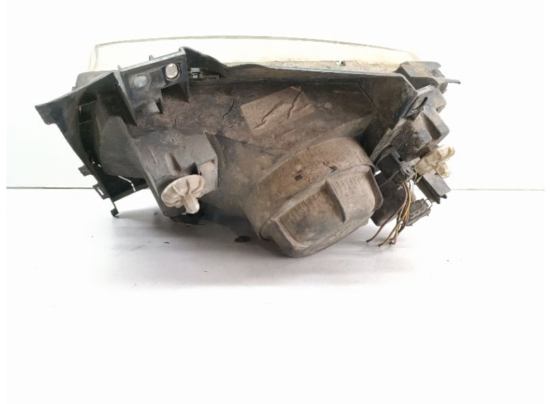 Фара правая к Volkswagen Transporter, 2001г.