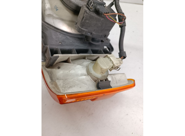 Поворотник левый к Volkswagen Transporter, 1998г.