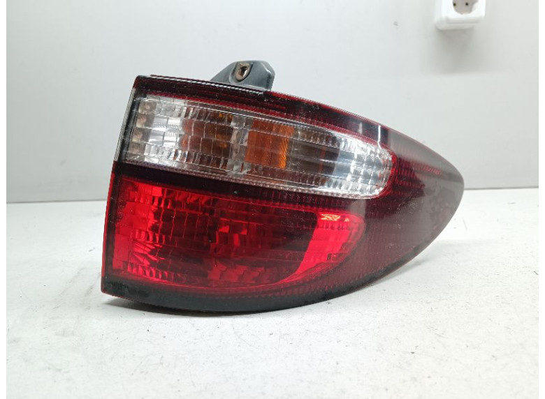Фонарь задний правый к Toyota Previa, 2003г.