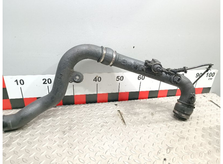 Патрубок интеркулера к Volkswagen Passat, 1998г.