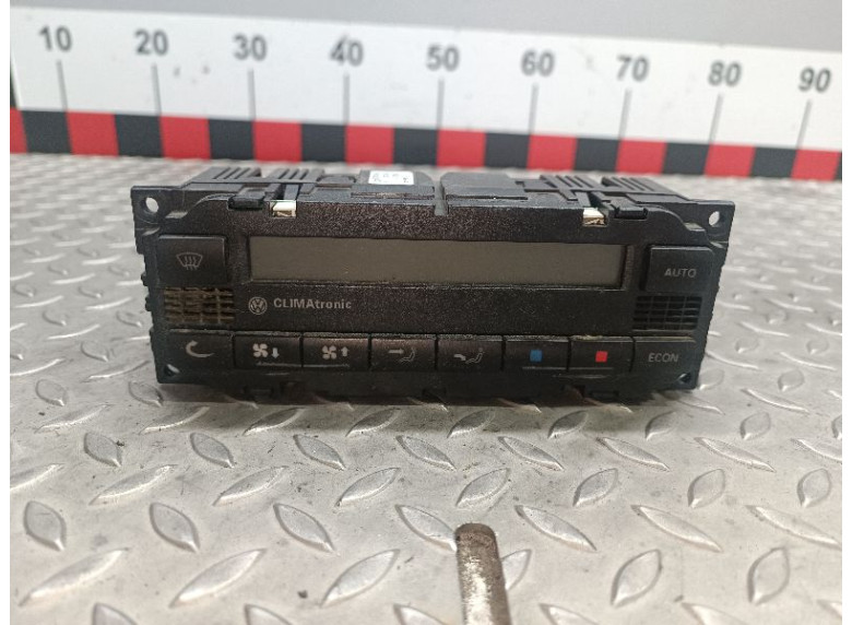 Блок управления печки/климат-контроля к Volkswagen Passat, 2003г.