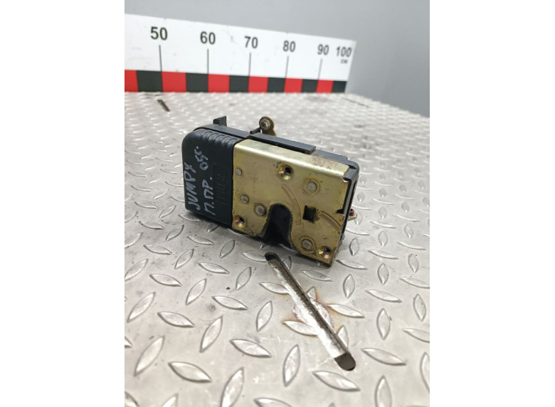 Замок двери передней правой к Citroen Jumpy, 1998г.