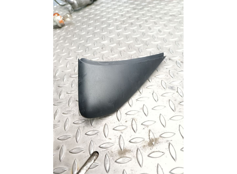 Молдинг крыла переднего правого к Volkswagen Transporter, 2010г.