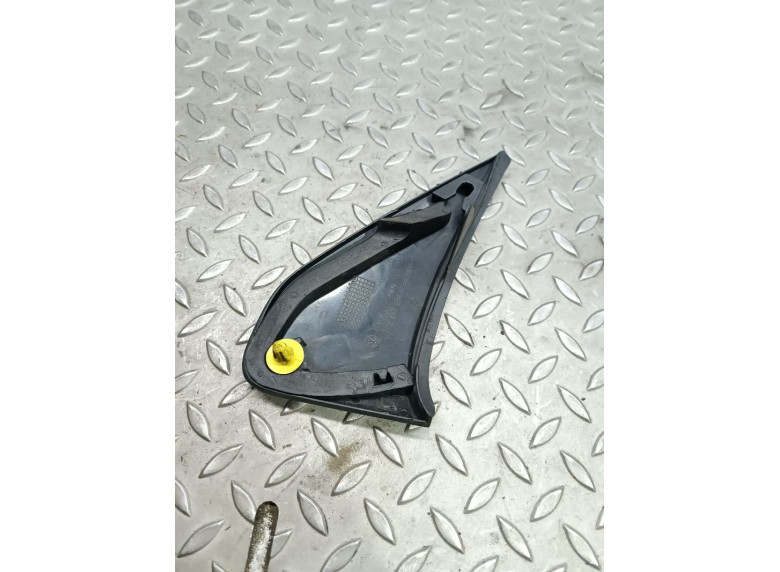 Молдинг крыла переднего правого к Volkswagen Transporter, 2010г.