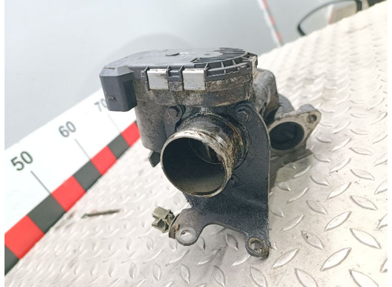 Заслонка дроссельная к Renault Laguna, 2010г.