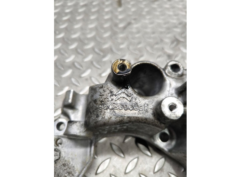 Кронштейн генератора к Peugeot Partner, 2018г.