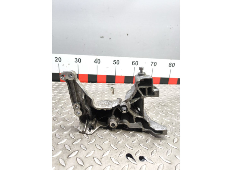 Кронштейн генератора к Peugeot Partner, 2018г.