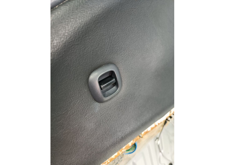 Кнопка стеклоподъемника заднего правого к Toyota Previa, 2003г.