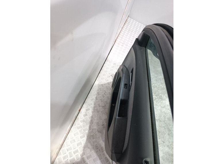 Замок двери передней правой к Chevrolet Cruze, 2010г.