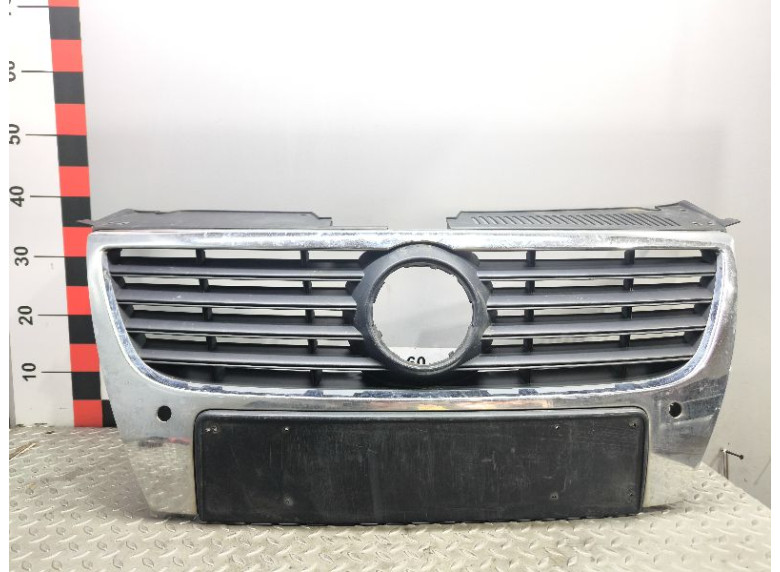 Решетка радиатора к Volkswagen Passat, 2007г.