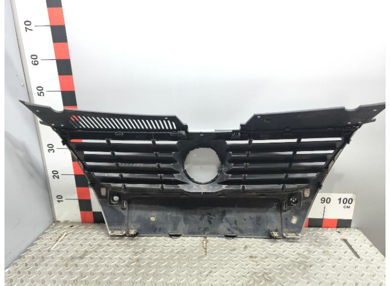 Решетка радиатора к Volkswagen Passat, 2007г.