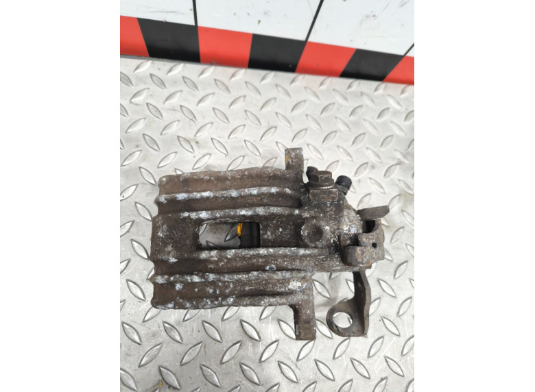 Суппорт задний левый к Volkswagen Golf, 2002г.