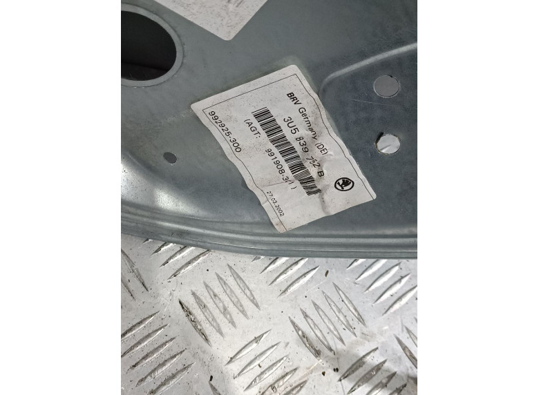 Стеклоподъемник электрический задний правый к Стеклоподъемник электрический задний правый к Skoda Superb undefined г. Superb