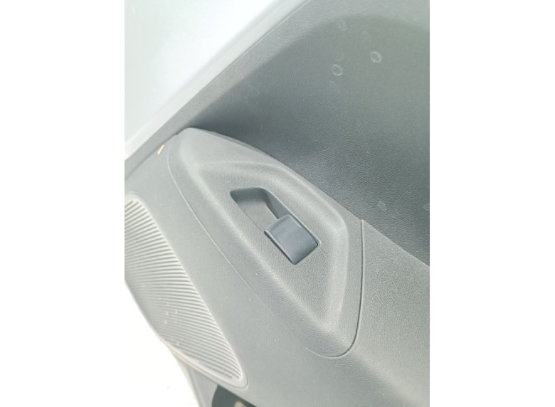 Кнопка стеклоподъемника переднего правого к Citroen C1, 2018г.