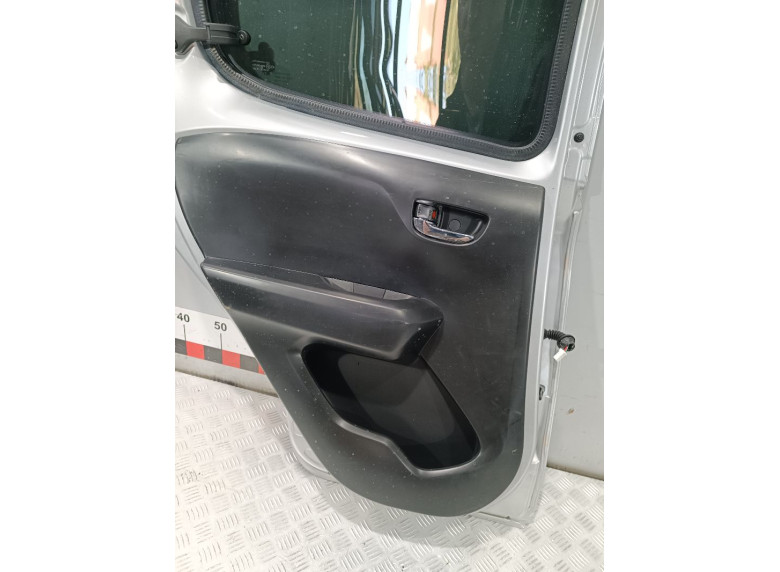 Обшивка двери задней левой (дверная карта) к Citroen C1, 2018г.