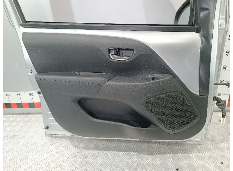 Обшивка двери передней левой (дверная карта) к Citroen C1, 2018г.