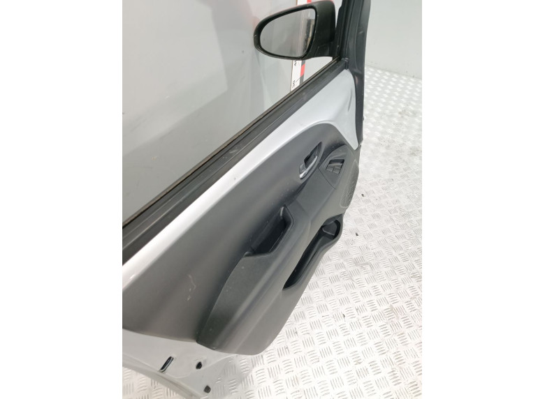 Обшивка двери передней левой (дверная карта) к Citroen C1, 2018г.