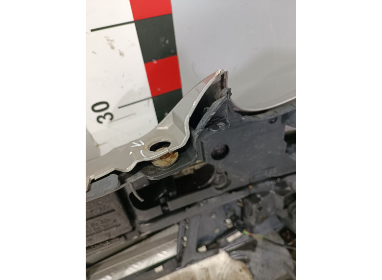 Бампер передний к Mercedes C W203, 2005г.