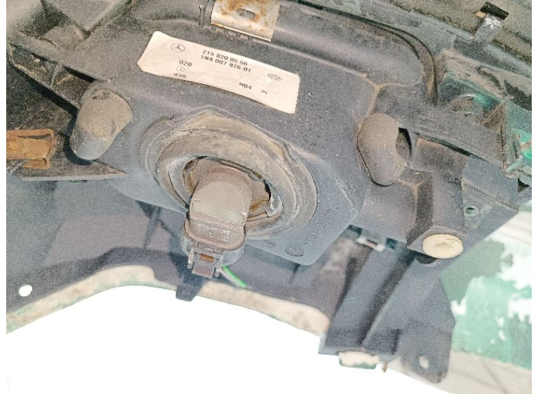 Фара противотуманная левая к Mercedes C W203, 2001г.