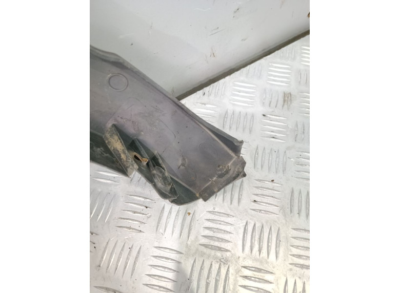 Молдинг крыла переднего правого к Iveco Daily, 2001г.