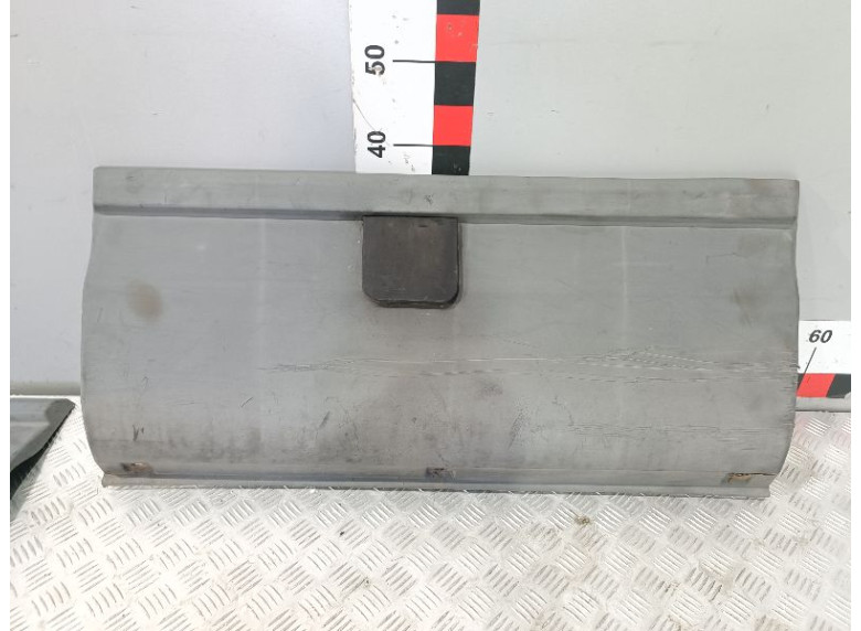 Молдинг (накладка кузовная) к Iveco Daily, 2002г.