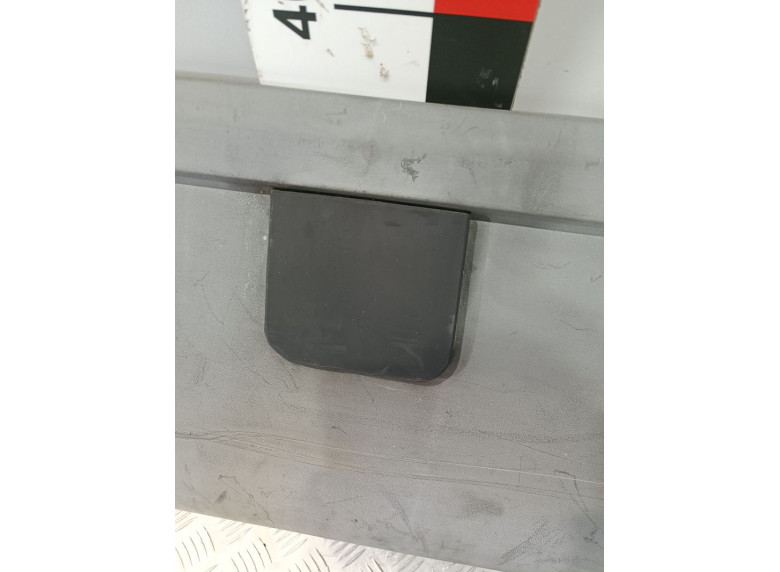 Молдинг (накладка кузовная) к Iveco Daily, 2002г.