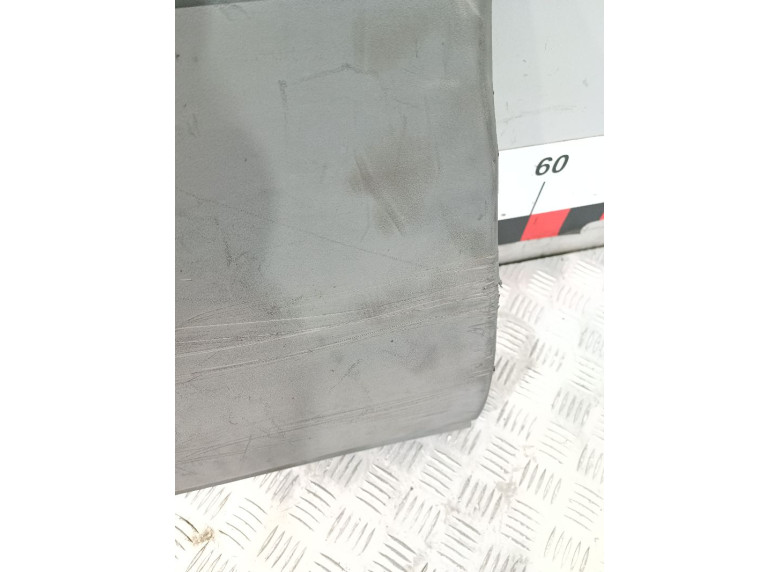 Молдинг (накладка кузовная) к Iveco Daily, 2002г.