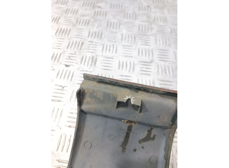 Молдинг крыла к Iveco Daily, 2001г.