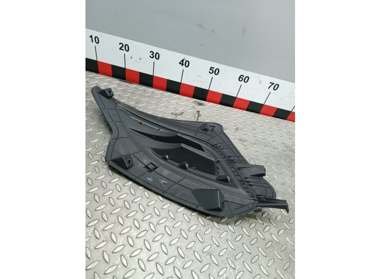 Заглушка (решетка) в бампер передний к Заглушка (решетка) в бампер передний к Hyundai i20 undefined г. i20