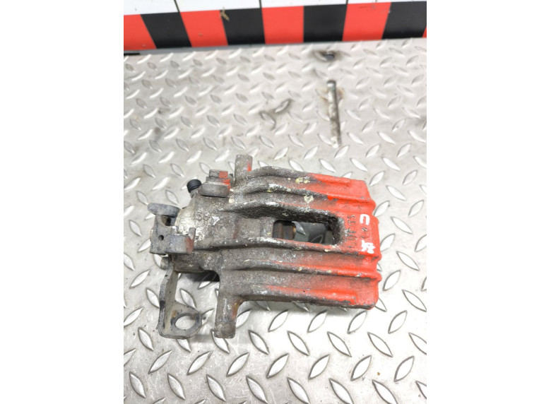 Суппорт задний правый к Volkswagen Golf, 2001г.