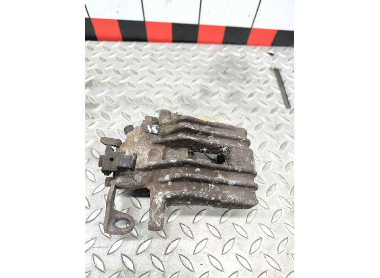 Суппорт задний правый к Volkswagen Golf, 2001г.