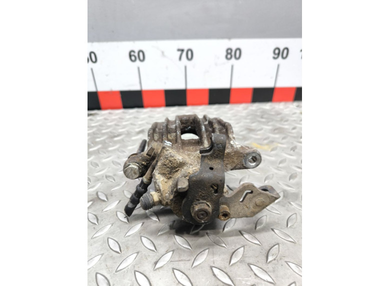 Суппорт задний правый к Volkswagen Golf, 2001г.