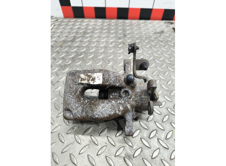 Суппорт задний левый к Peugeot Partner, 2010г.
