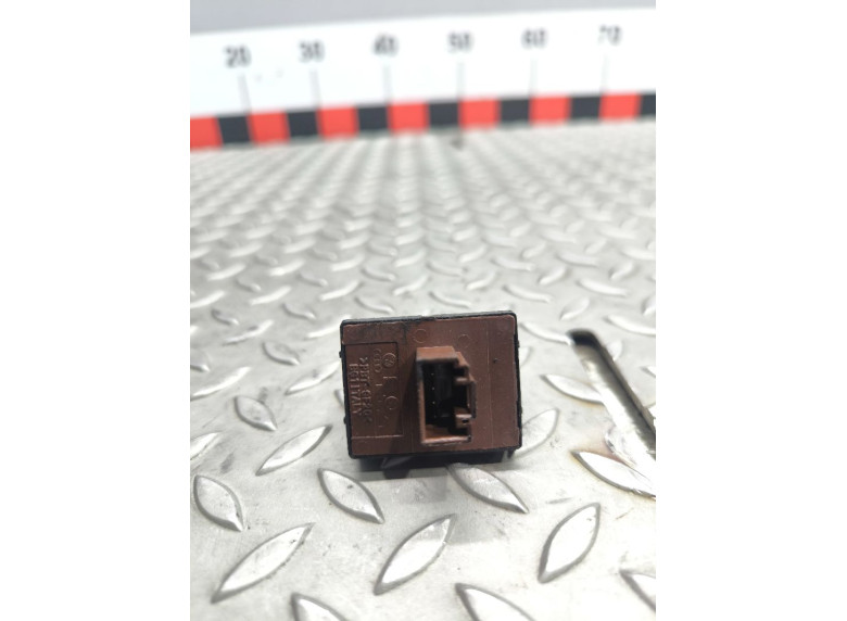 Блок управления стеклоподъемниками к Volkswagen Golf, 2005г.